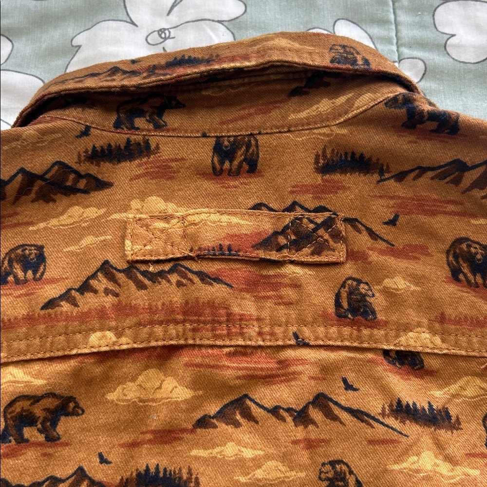 NWT Duluth Trading Co M Bourbon Brown Bear Free Swingin’‎ Flannel Untucked Shirt